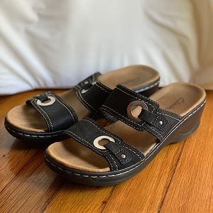 Clarks leather sandals : slip on platform :